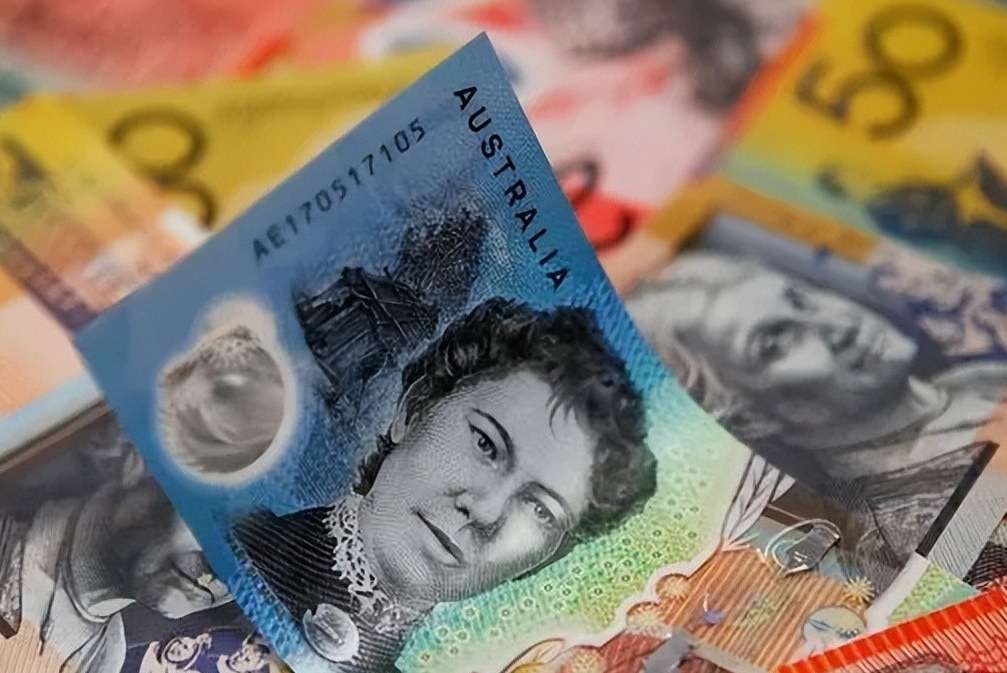 The Aussie Dollar in Trouble!