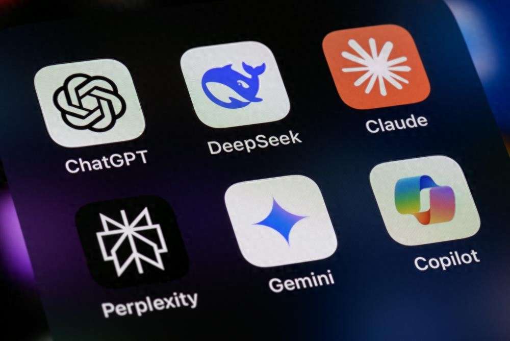 DeepSeek Boosts Customization for Smartphone Makers